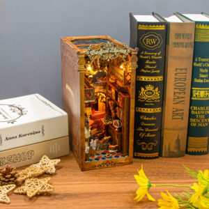 魔幻图书馆Magical Library尺寸:10.3*18*24.5(cm)材料:木材包装:彩盒 Biblioteca Magica